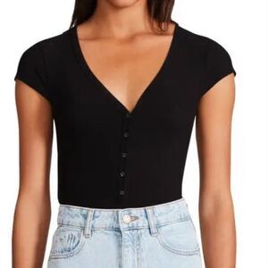 Bb dakota Steve Madden Ribbed Sleek It To Me Button Front Cap Sleeve Bodysuit